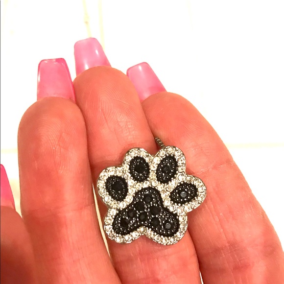 COPY - MUST HAVE PAW PRINT NECKLACE!!!🐾🐾 - Picture 3 of 10